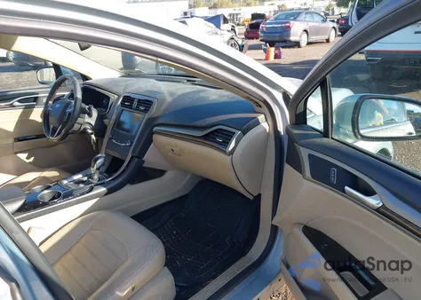 2013 Ford Fusion Hybrid Se z USA, uszkodzony, nr VIN 3FA6P0LUXDR187683